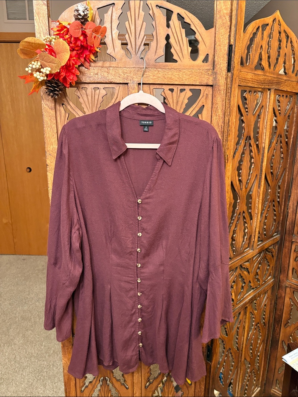 Plum button-front peplum blouse with flared sleeves Size 2X